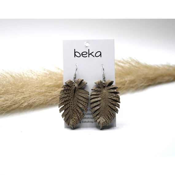 Fülbevaló, Foltos barna