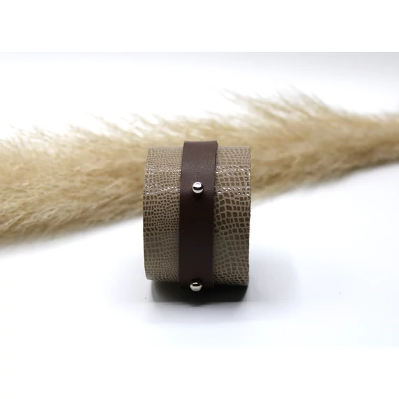 Karkötő, Sötét barna